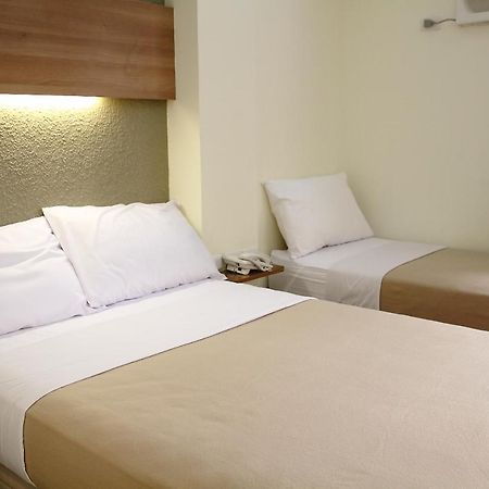The Center Suites Cebu Exterior photo