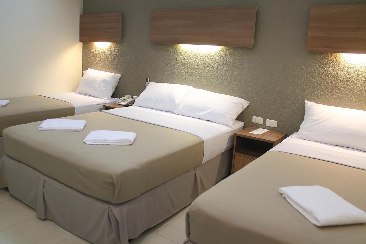 The Center Suites Cebu Exterior photo