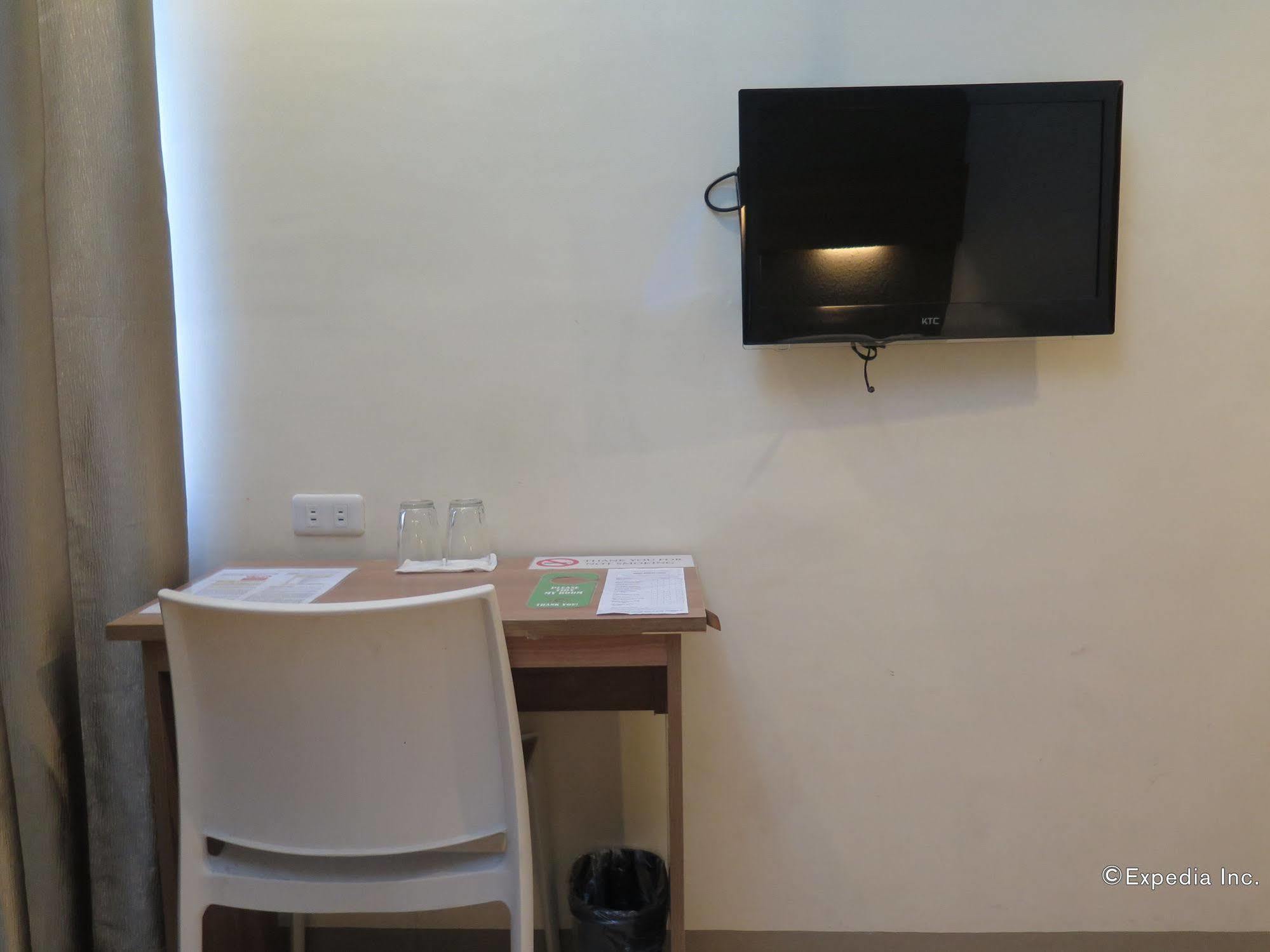 The Center Suites Cebu Exterior photo