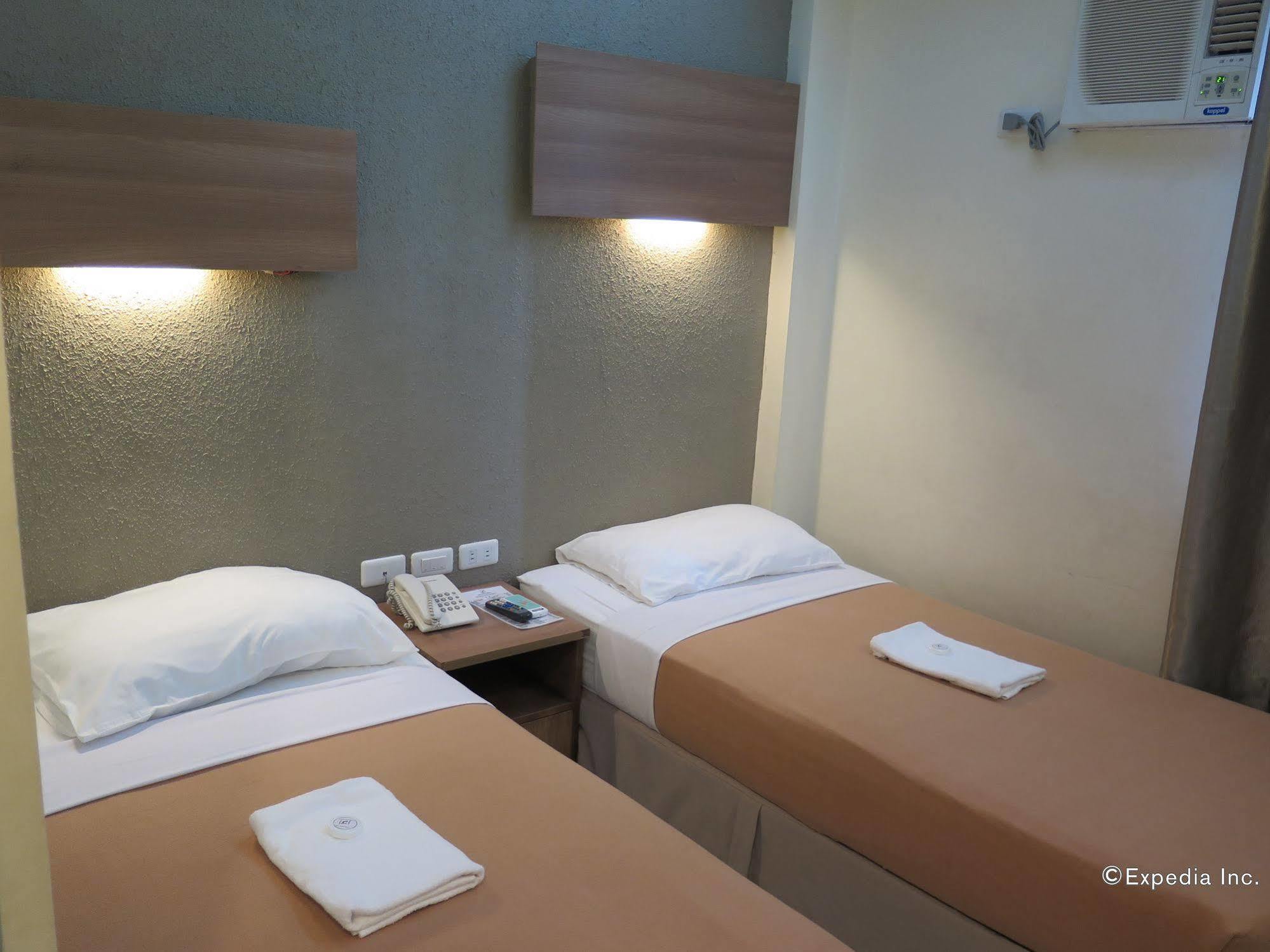 The Center Suites Cebu Exterior photo