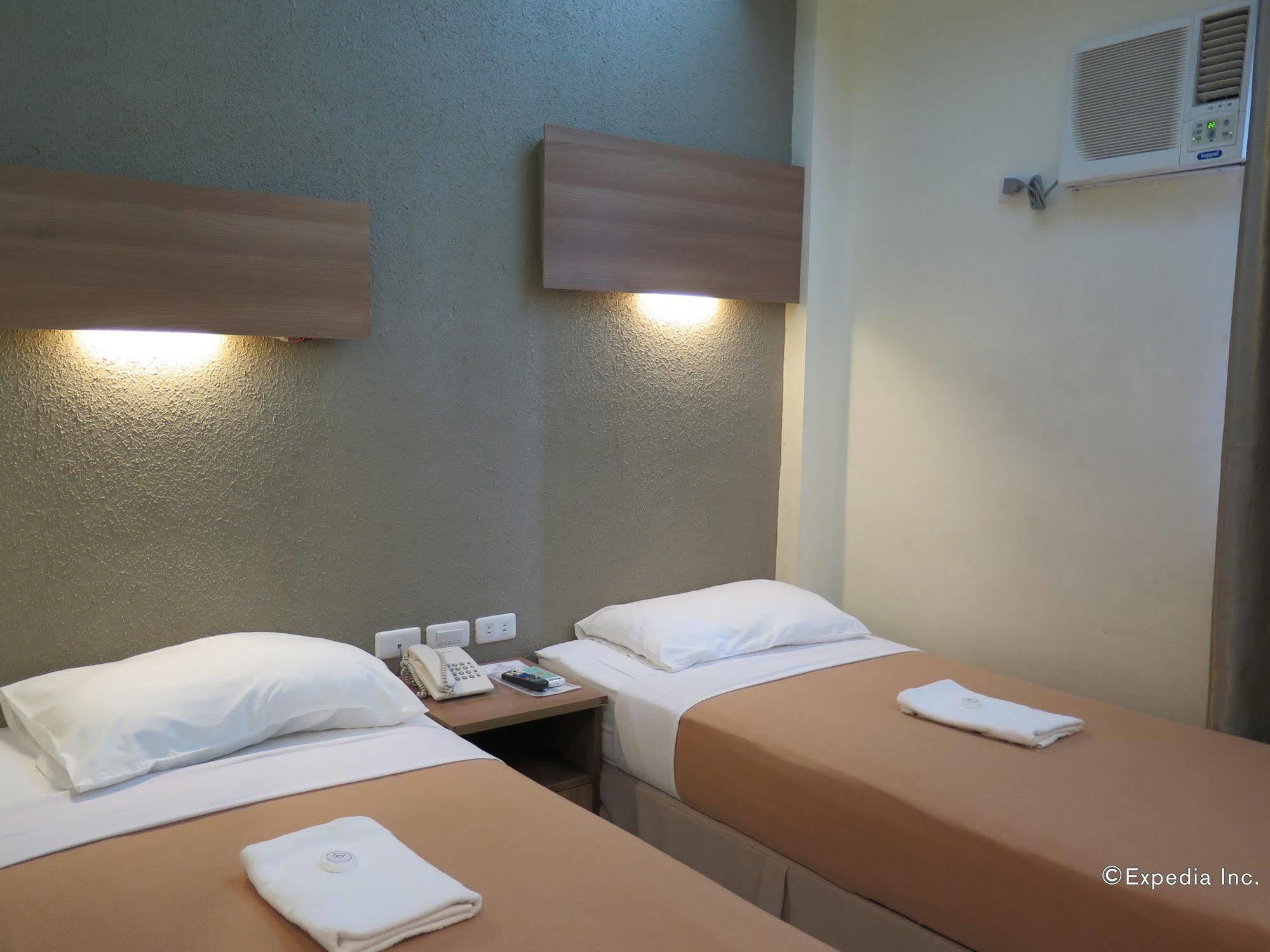 The Center Suites Cebu Exterior photo