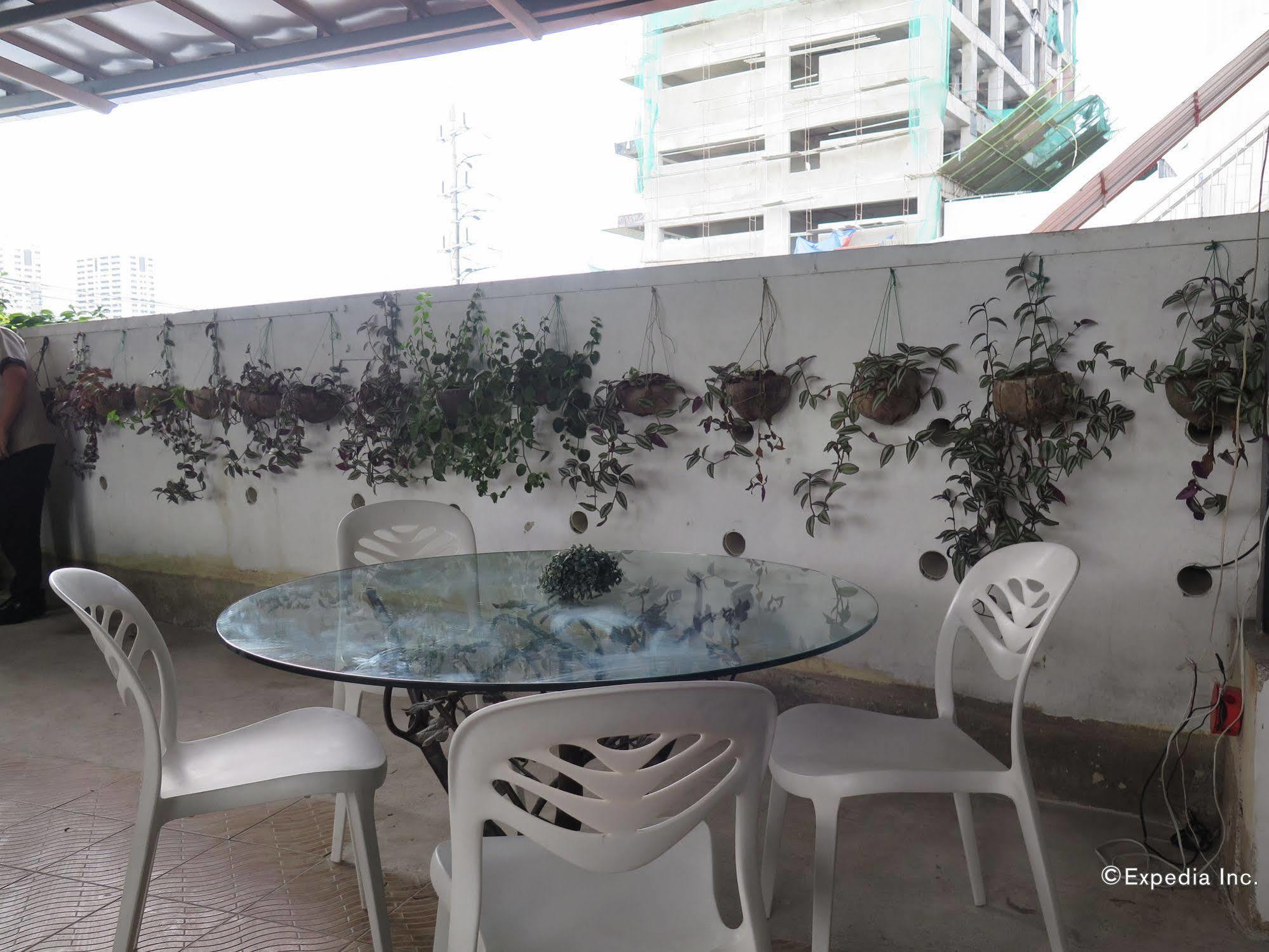 The Center Suites Cebu Exterior photo