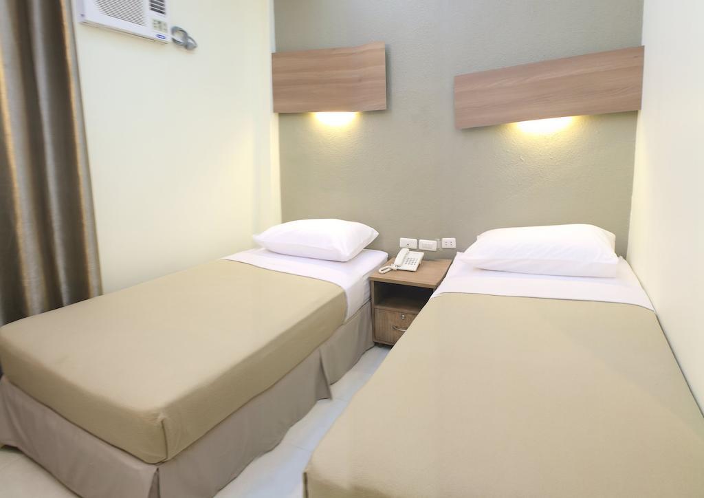 The Center Suites Cebu Exterior photo
