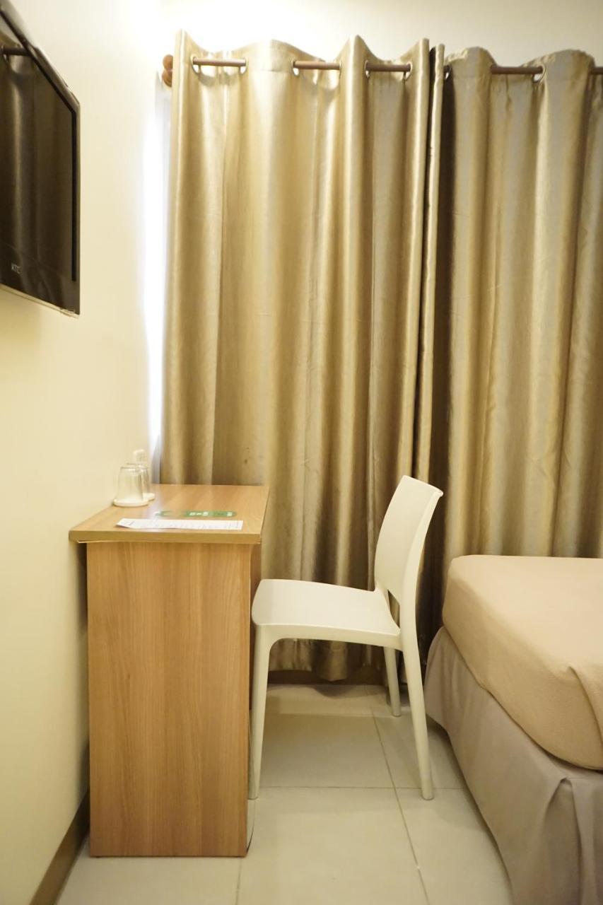 The Center Suites Cebu Exterior photo